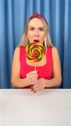 Kid vs Mom = Lollipop War 😁😃😁