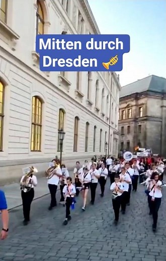 Blasmusik mitten in Dresden 🎺