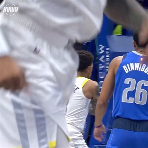 Corner pocket 🎱 | Dallas Mavericks