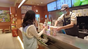 1.3M views · 714 reactions | According to data from iiMedia Research, China's new-style beverage market is expected to reach more than $7 billion by 2025. To attract young consumers, China's new-style tea drink makers has embraced a new trend of crossovers with well-known brands. CGTN's Hu Binyi went on a mission to find out what made this trend so successful. #SpendingSmart | CGTN Global Business | Facebook