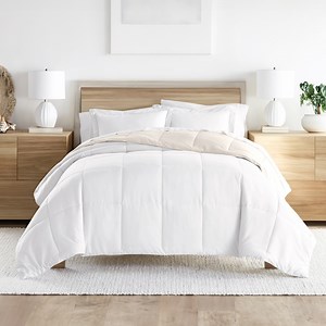 Noble Linens 3-Piece White & Ivory Reversible Down Alternative Comforter Set, Full/Queen