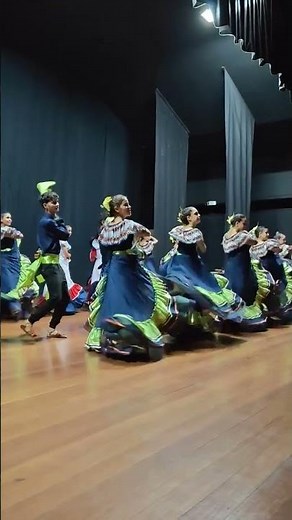 Folclor costarricense Colegio Santa Marta en 5ºAniversario de Ensamble Folclórico DÍWÖ #ProfeDu