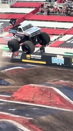 Monster Jam World Finals 25 - Excaliber full freestyle!
