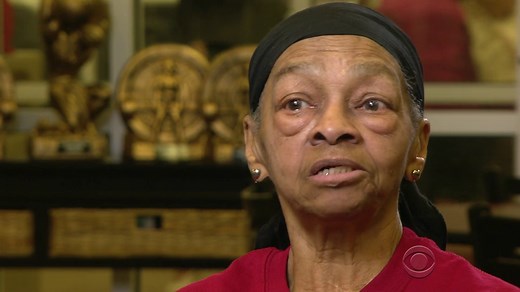 ​77-year-old grandmother lifts big at the gym