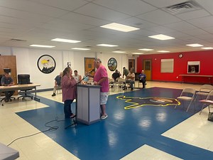 New mayor and council member take seats in Salem