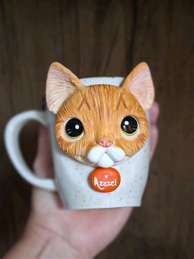 Um gatinho laranja que prefere muitos cochilos e aconchego, assim é o Azazel companheiro, meigo apoio emocional de sua família. Meu 1° gatinho laranja do portfólio. Esculturas Cartoons em Biscuit Modelagem Personalizada e Exclusiva. . . #biscuit #gatinhosfofinhos🐱 #canecaspersonalizadas #porcelanafria #biscuitpersonalizado