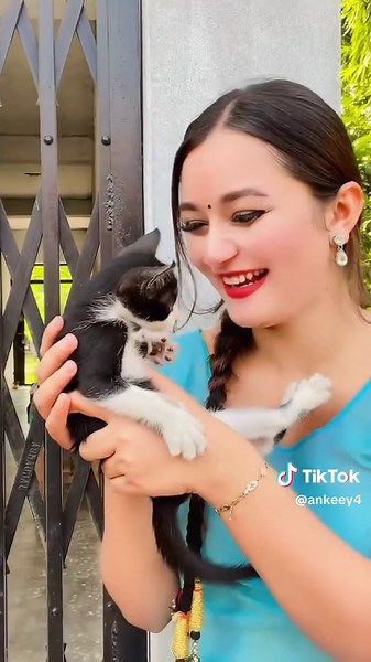 Exploring the Beauty of Reef Aquariums