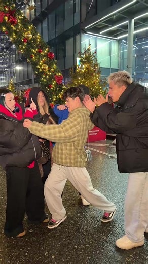 вы выходите из дома и видите нас, ваша реакция? | bubble house inflatable