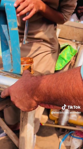 Rashid latif الیکٹریشن on TikTok