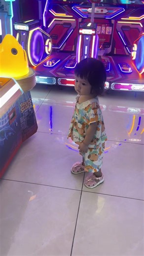 Video của Ms Phượng TH Võ Công Tồn (@.an.an97) với bản nhạc Không đẻ được con gái đời không nể - Royce