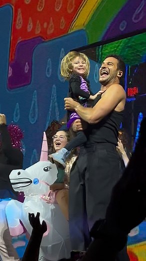 #ondirait que c’était une ambiance de folie ce soir au Zénith de Clermont ❤️‍🔥❤️‍🔥 #Ctour #amir #concert #lechodamir #mediaamir | AMIR- magazine - L’Écho d’Amir