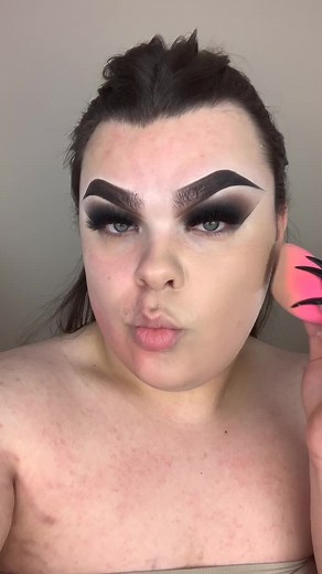 Thought I’d post my foundation routine lol #foryou #foryoupage #trending #makeup #HowMafiaWorks