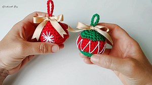 173K views · 1.3K reactions | Les traigo tutorial de esferas navideñas  son muy fáciles de tejer y se ven preciosas para decorar el arbolito. Pueden combinas colores de hebra y bordar motivos navideños. Espero que les guste y tengan un lindo día tejiendo 臨 #crochet #crocheting #crochetlove #crochetaddict #crochetpattern #crochetersofinstagram #crochetinspiration #christmascrochet #tejercongancho | HandworkDiy | Facebook