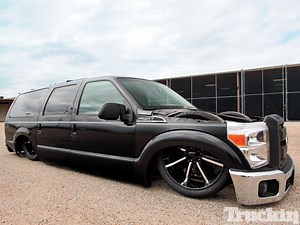 Busted Knuckles - 2002 Ford Excursion