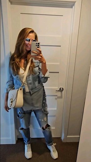 🌟 How to Style Jeans Overalls 👖#outfitideas #stylingtips #summerlook #denimondenim #jeansoutfit