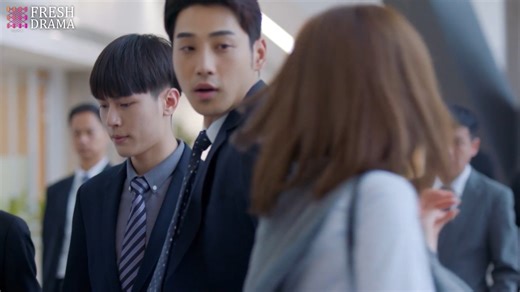 The girl, rushing to work, bumped into the company CEO, unexpectedly altering her destiny| Dream | 创想季 ❤️Full EPs of《Dream》👉https://www.youtube.com/@HiDrama2 💜Subscribe to our YouTube channel "HiDrama"👉https://www.youtube.com/@HiDrama2 | Fresh Drama
