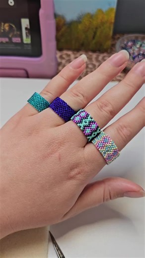 Zoveel zin om de nieuwe module met jullie te delen 😍🩷 #miyuki #miyukirocailles #handgemaaktekralen #beadednecklace #coraljewelry #beadedjewelry #koraalsieraad #statementnecklace #beadingtutorial #diyjewelry #learnbeading #beadingclass #beadingcommunity #jewelrymaking #howtomakejewelry #beadinginspiration #beadingwithmiyuki #beadingbabesnl #earrings #oorbellen #sieraden #ring