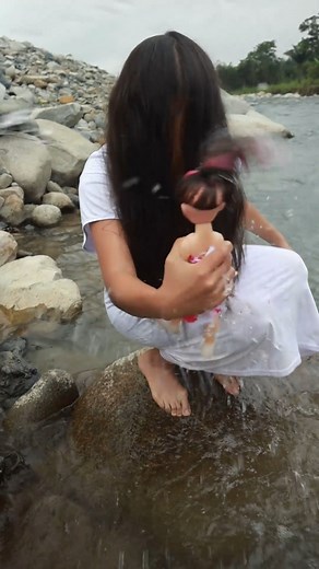 1.1M views · 14K reactions | La Llorona con mi muñeca  #humor #comedia #videocomedy #reelsfacebook #sipessisabel | Sipess | Facebook