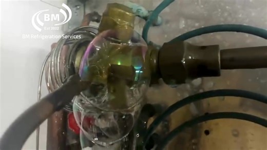 💧 𝐋𝐞𝐚𝐤𝐢𝐧𝐠 𝐓𝐗 𝐯𝐚𝐥𝐯𝐞 𝐨𝐧 𝐭𝐡𝐞 𝐞𝐯𝐚𝐩𝐨𝐫𝐚𝐭𝐨𝐫? 𝐓𝐡𝐚𝐭 𝐦𝐞𝐚𝐧𝐬 𝐩𝐨𝐨𝐫 𝐜𝐨𝐨𝐥𝐢𝐧𝐠 𝐚𝐧𝐝 𝐰𝐚𝐬𝐭𝐞𝐝 𝐞𝐧𝐞𝐫𝐠𝐲.⁣ ⁣ We diagnosed it fast, replaced the valve, and restored full system performance. ❄️🔧⁣ ⁣ Suspect a leak? 📞 Call us for quick, expert repairs that 𝐤𝐞𝐞𝐩 𝐲𝐨𝐮𝐫 𝐬𝐲𝐬𝐭𝐞𝐦 𝐞𝐟𝐟𝐢𝐜𝐢𝐞𝐧𝐭 and 𝐫𝐞𝐥𝐢𝐚𝐛𝐥𝐞!⁣ ⁣⁣⁣⁣⁣⁣⁣ 𝐂𝐨𝐧𝐭𝐚𝐜𝐭 𝐮𝐬 𝐭𝐨𝐝𝐚𝐲!⁣⁣⁣⁣⁣⁣⁣⁣⁣⁣⁣⁣⁣⁣⁣⁣⁣⁣⁣⁣ 📞 1300 669 353⁣⁣⁣⁣⁣⁣⁣⁣⁣⁣⁣⁣⁣⁣⁣⁣⁣⁣⁣⁣ 💬 0419 149 758⁣⁣⁣⁣⁣⁣⁣⁣⁣⁣⁣⁣⁣⁣⁣⁣⁣⁣⁣⁣ 