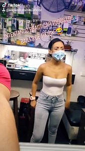 Practicando todos los bailes de tiktok jajaja 😂🤣🙈 sígueme en tiktok @alejandratorres.oficial | Aleja.tv