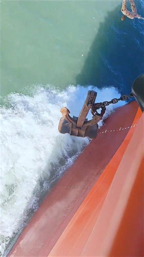 How a Massive Ship Anchor Stops a Vessel?