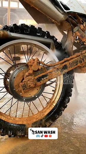 15K views · 2.5K reactions | Cuci motor Kawasaki KLX yang sangat kotor berlumpur 2611 #asmr #satisfying #detailing | Kaharsan Kaharsan | Facebook
