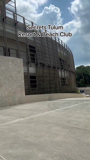 Resort Tour: Secrets Tulum Resort & Beach Club. Check out the room tour on my page! Review coming soon #mexico #secretstulum #tulum #tulummexico #tulumallinclusive #tulumresort #mexicovacation #tulumadultsonly #mexicoadultsonly #secretstulumresortandbeachclub #secrets