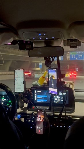 Taxi driver is doing multitasking while driving, you can see he is using 3 phones one is for map another two for chatting #taxidriver #multitasking #vlog日常 #driving #China #taxi | Amit Goswami