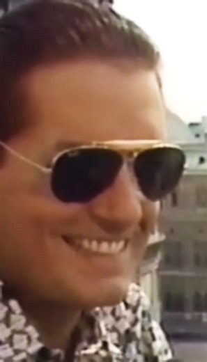 157K views · 4.2K reactions | 헙헔헟헖헢: "…für mich ist ein Wiener Schnitzel immer noch das Synonym für Wohlstand…" ️ (1988) #falco #hanshölzel #80s #90s #80er #90er #legende #sänger #musiker #künstler #entertainer #musik #wien #vienna #österreich #austria #falcoheaven #wienerschnitzel #wiener #schnitzel #synonym #wohlstand #hamburger #steak #scampi | FALCOHEAVEN | Facebook