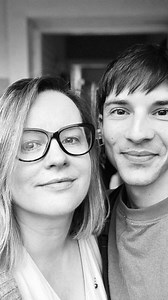 Aniele leć. Asiu, dowidzenja. Z miłością b' Cześć Asia, Nie tak to zaplanowaliśmy, za wcześnie. To nie powinno się wydarzyć teraz. Mimo Twojej nieobecności, czuję, że się martwisz – o mnie, o nas wszystkich. Asia, chcę Ci podziękować za Twoje ogromne zaufanie, za otwarcie się na mnie i oddanie mi całego swojego życia w moje ręce. To był zaszczyt móc z Tobą tworzyć, wymyślać, pisać i przede wszystkim stać z Tobą na scenie, a rano jeść z Tobą śniadanie i widzieć Twój pierwszy uśmiech, słyszeć twój