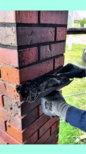 Brick wall repointing: restoring mortar joints #contructions #brickwall #masonrywork #short