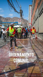 PLAN DE ORDENAMIENTO COMUNAL AMPLIADO EN CALLE OSSA Más de 70 multas a vehículos mal estacionados y un automóvil retirado de la vía pública, junto a la erradicación del comercio ilegal es el resumen de un gran operativo realizado por diversas direcciones de la Municipalidad de #Antofagasta, con el apoyo de Carabineros de Chile y el acompañamiento del seremi (I) de Seguridad. | Ilustre Municipalidad de Antofagasta