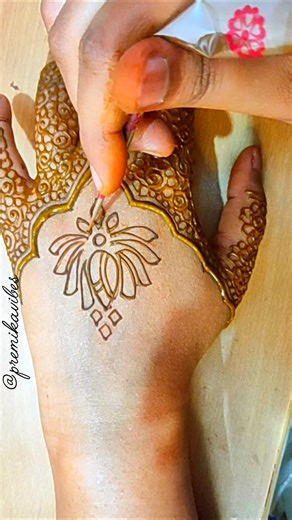 “Simple Bold Mehndi Design | Easy Lotus Mehandi for Beginners 🌸 #shorts”