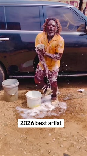 Stylish Ghanaian Artist Reveals Daily Bathing Routine