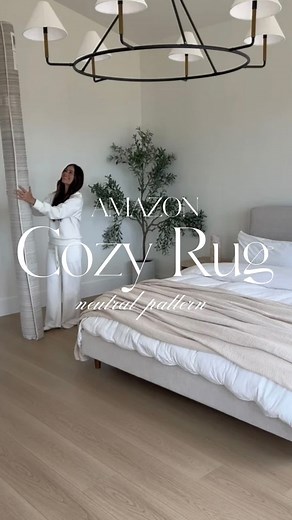 퐃퐚퐧퐢퐞퐥퐥퐞 퐃퐨퐧퐨퐡퐮퐞 on Instagram: "I love this beautiful striped, area rug. It’s neutral and can go with pretty much any room and decor style! So soft and cozy! COMMENT FOR LINKS or shop the link in my bio ✨ *Please note: you must be following me @danielle.donohue for links to be appear Ivory/Taupe neutral aesthetic Area rug #amazonhome #homedecor @livabliss #amazonfavorites #bedroommakeover #fallvibes #ourpnwhomexlivabliss"