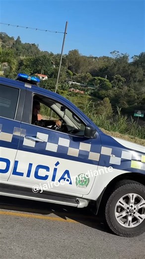 JAIRO CUBIDES | PARTE 7 Motivando a los atletas de @retoaeropuerto #running #runner #eldelmegafono #elbuenvecino #bucaramanga #standup #viral | Instagram