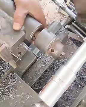 Precision metal turning made easy #lathe #engineering #metalwork