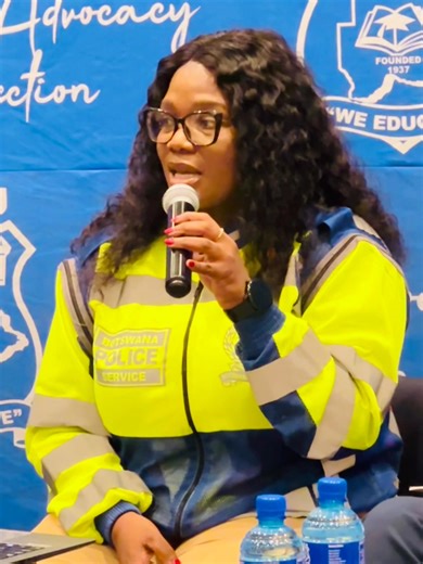 𝐎𝐔𝐑 𝐂𝐇𝐈𝐋𝐃𝐑𝐄𝐍 𝐀𝐑𝐄 𝐎𝐍𝐋𝐈𝐍𝐄—𝐁𝐔𝐓 𝐀𝐑𝐄 𝐓𝐇𝐄𝐘 𝐒𝐀𝐅𝐄? As part of the 16 Days of Activism Against Gender-Based Violence, the Botswana Teachers Union opens tough, necessary conversations on Gender and Human Rights, spotlighting a growing danger: children’s unchecked access to gadgets and the rising threat of online abuse. Under the theme “Unite to End Digital Violence Against Women and Girls”, the message is clear — it’s time to monitor, protect and act before screens become