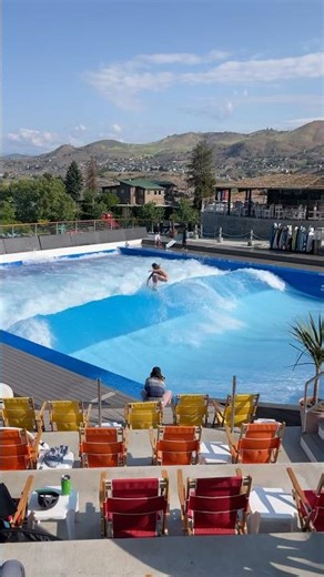 I found the coolest wave in the world!