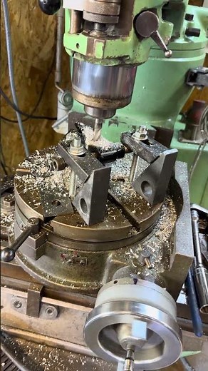 Milling a fork leg using the rotary table on the Bridgeport mill. #millingmachine #engineering