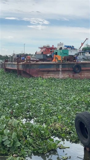 Launching a barge deck