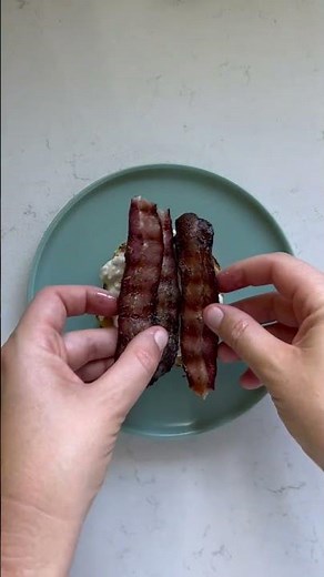 Easy Bacon Blue Cheese Burger