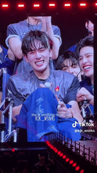 หนูเก่งมากแล้วนะครับ ✌️🥺 #LOLFanFest2026D2 #Santapp #PerthSanta | santa