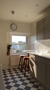 11K views · 31 reactions | Inspiring your 2025 kitchen transformation. Upcycle your kitchen cupboards for less with our much-loved Kitchen Cupboard Paint. With no primer or topcoat needed on most surfaces, this paint is hard-wearing and has increased durability against everyday spills and stains. For MDF, we recommend priming with Zinsser UK Bullseye 1-2-3. Feeling inspired? Order your samples today ✨  Half Light  @amyfrostdesign | Rust-Oleum UK | Facebook