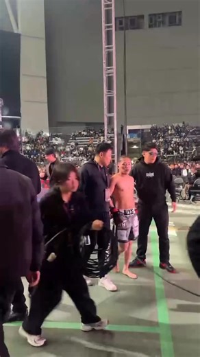 Breaking Down | レオ選手ブレイキングダウンらしい試合を見せてくれました！ | Instagram