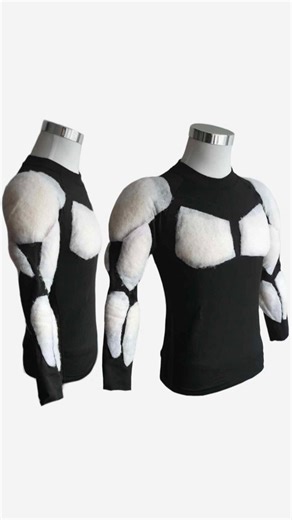 𝙼. 𝚁𝚎𝚖𝚞𝚜 on Instagram: "You want to have a V body shape for your next cosplay? Don't worry, I got you covered! These two methods are super simple and you really don't need expansive materials to get great results. I recommend the first method if you just need a bit of an adjustment, nothing too dramatic. If you need a huge change, go for the second one because you can really go wild with it! Also make sure to cover the last layer of the muscle suit