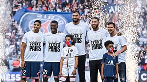 43K views · 5K reactions | Parc des Princes roared on Saturday as #PSG unveiled marquee signing Lionel #Messi to their home supports ahead of their #Ligue1 encounter with Strasbourg. The 34-year-old signed with the French club this week on a two-year deal, but was unavailable for the game having recently returned from international duty with Argentina. | CGTN Sports Scene | Facebook