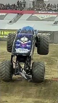 Son uva Digger Monster Truck #monsterjam #monstertruck #freestyle #viral