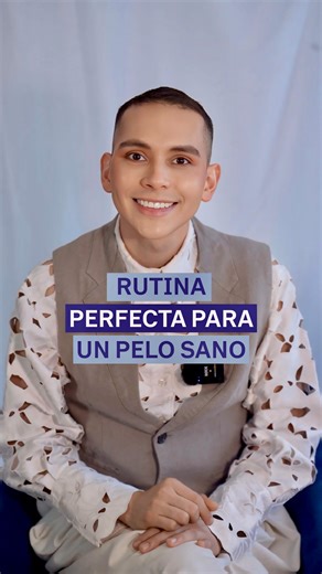 Rutina perfecta para un pelo sano 💇🏽‍♀️💅🏻 Los tricólogos, es decir dermatólogos con enfoque en pelo, somos los especialistas más aptos para tratar padecimientos y dar indicaciones acerca de una rutina para tu pelo, es por eso que aquí te comparto los puntos más importantes e imprescindibles para conservar la salud de tu pelo ✨ Platícame en los comentarios si en tu rutina incluyes alguno de estos puntos que menciono, te leo 👀 📲 Contáctame para poder ayudarte, agenda tu consulta presencial 