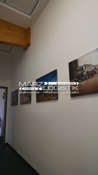 Wir legen großen Wert darauf, dass sich unsere Mitarbeiter am Arbeitsplatz wohl fühlen. Ein angenehmes Umfeld bildet die Grundlage für Produktivität und Kreativität. Zusätzlich investieren wir mit modernster Technologie in die Ausstattung unserer Mitarbeiter. #maerzlogistik #hamburg #teamwork #fulfillment #trucks